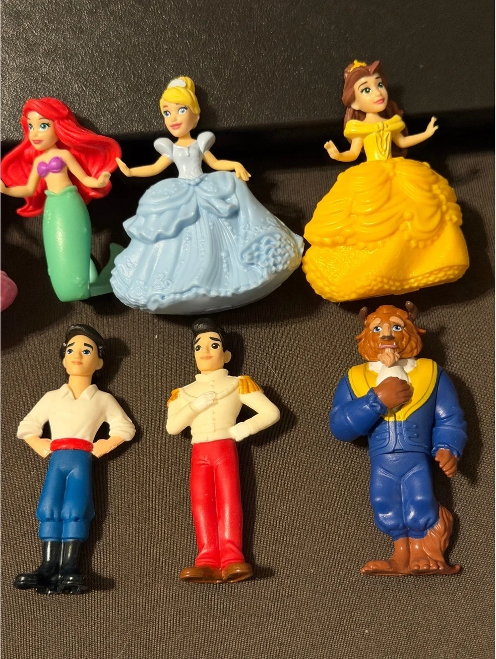 Disney Princesses and Princes Blind Box mini figures. Complete Set of 12.